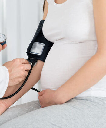 Hipertensioni në shtatzëni. Trajtimi është i nevojshëm edhe në nivelet e lehta
